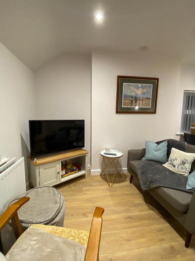 Cosy Loft Apartment บัลลีคาสเซิล ภายนอก รูปภาพ